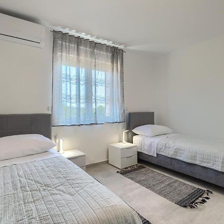 Apartments Medulin 2217 Bagian luar foto