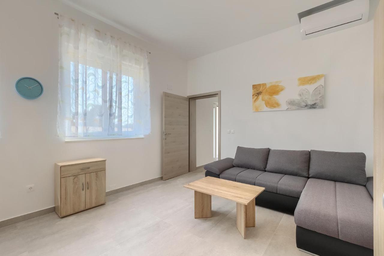 Apartments Medulin 2217 Bagian luar foto