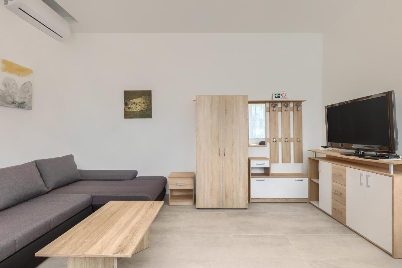 Apartments Medulin 2217 Bagian luar foto