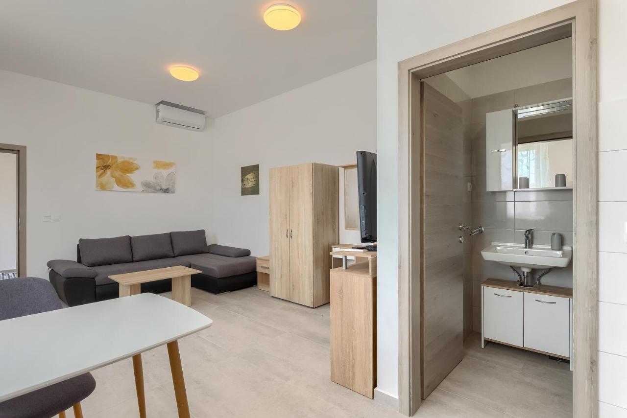 Apartments Medulin 2217 Bagian luar foto