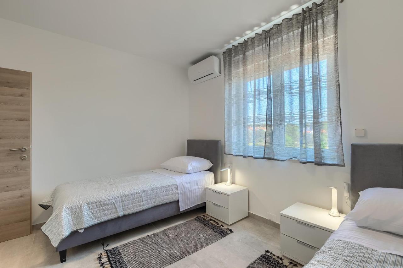 Apartments Medulin 2217 Bagian luar foto