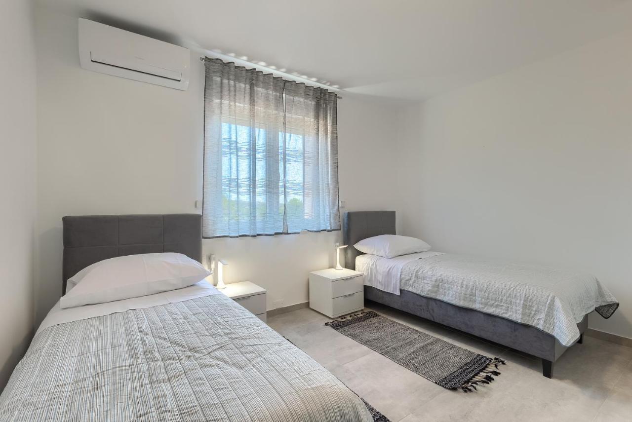 Apartments Medulin 2217 Bagian luar foto