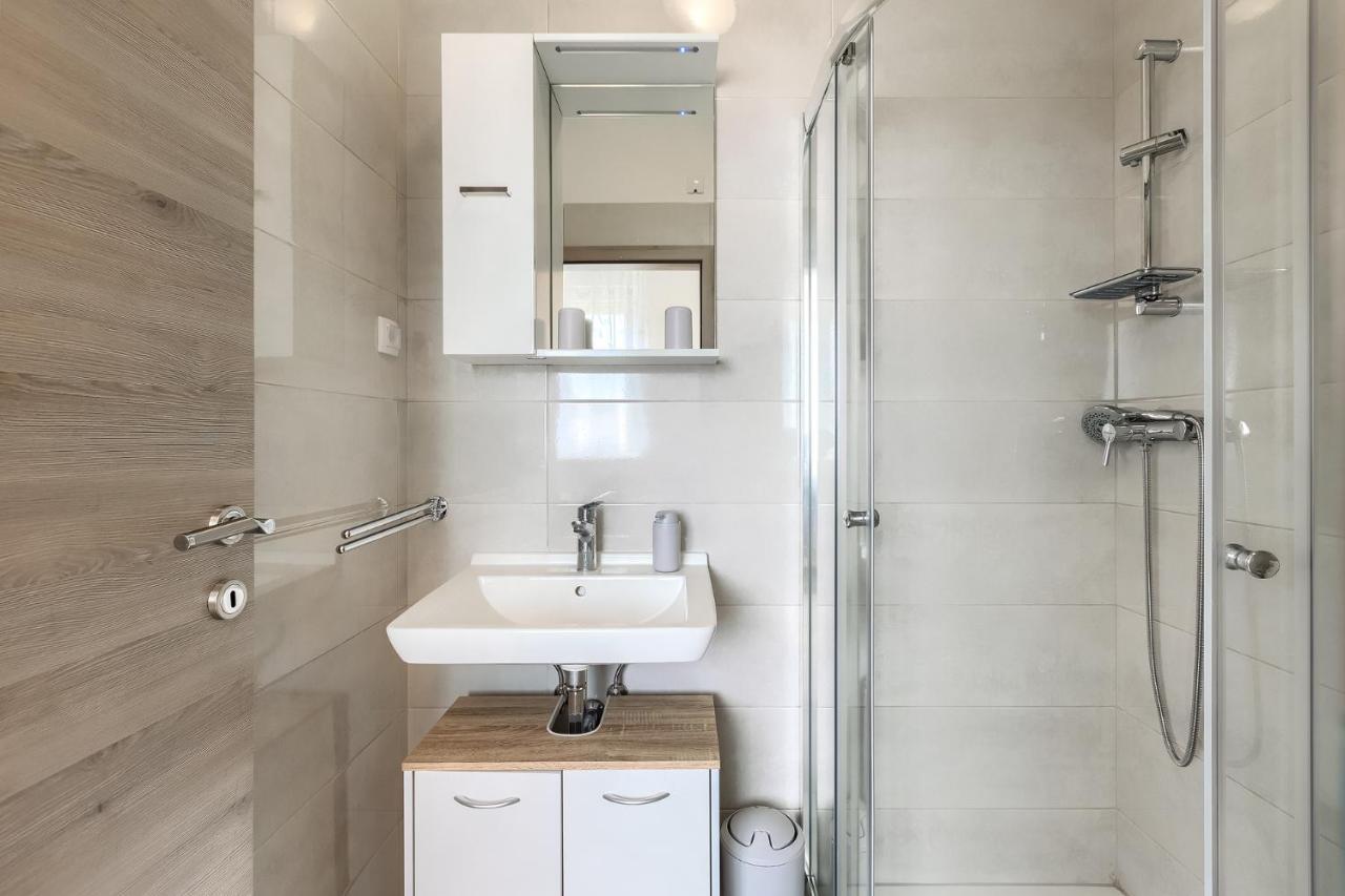 Apartments Medulin 2217 Bagian luar foto