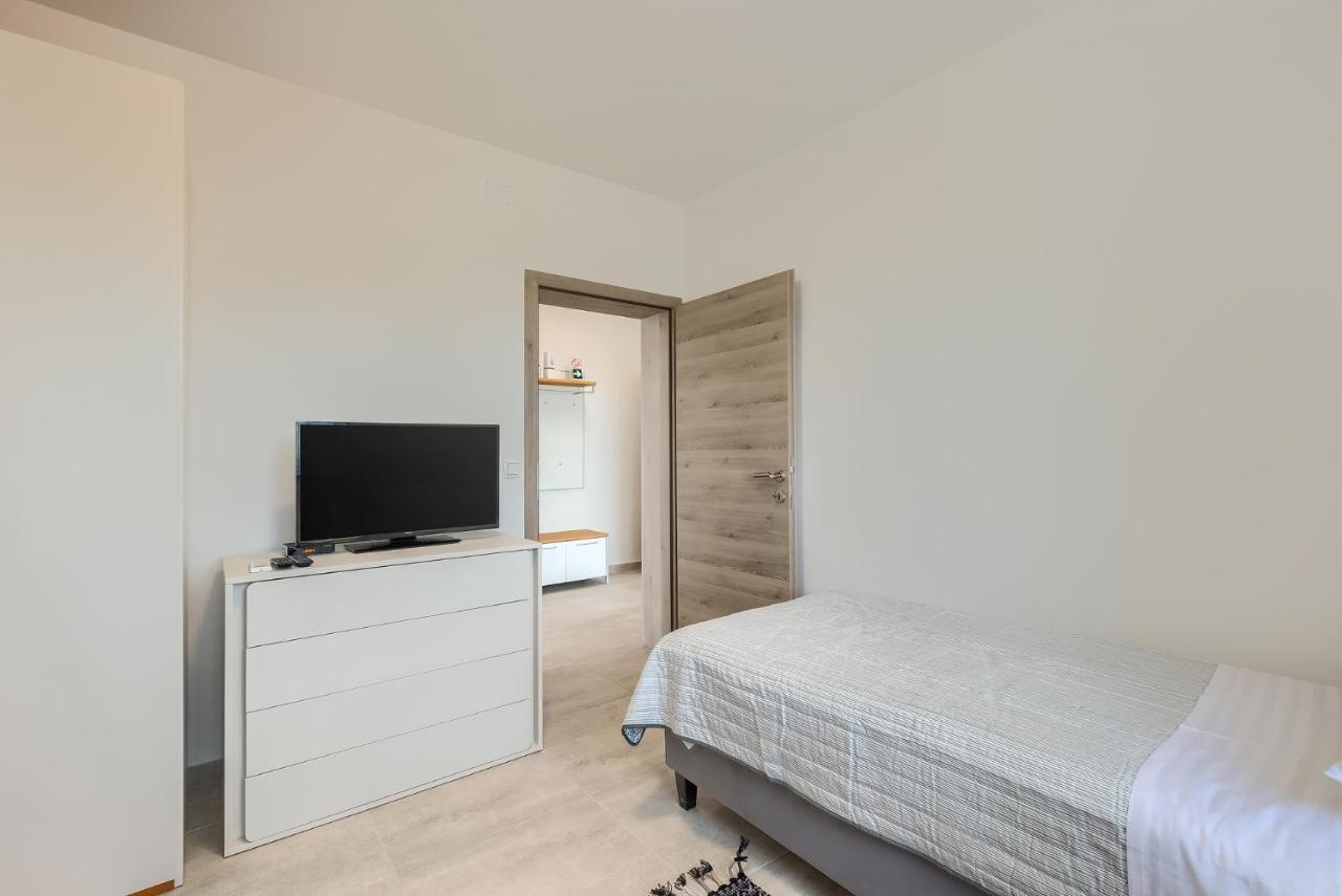 Apartments Medulin 2217 Bagian luar foto