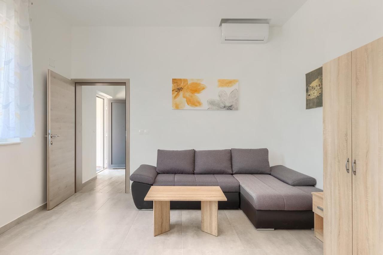Apartments Medulin 2217 Bagian luar foto