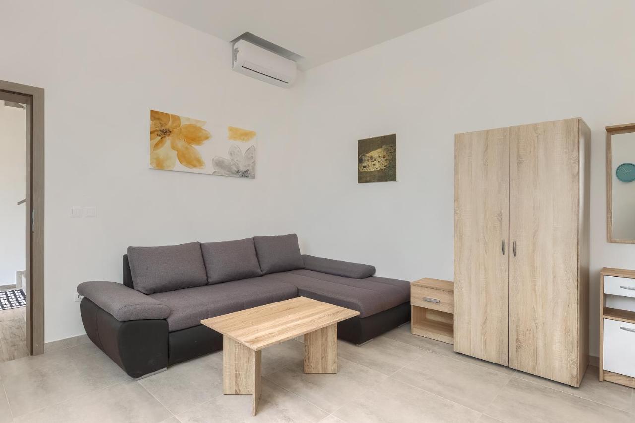 Apartments Medulin 2217 Bagian luar foto