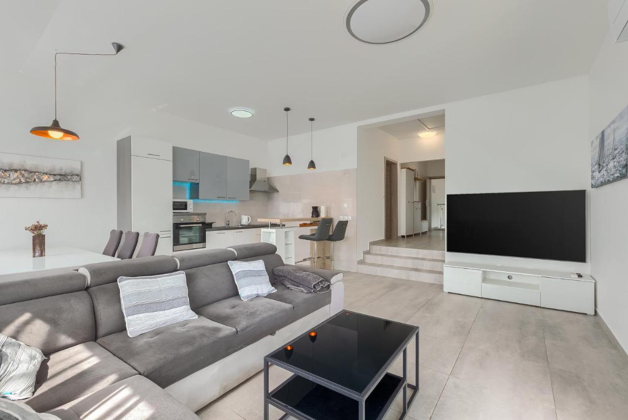 Apartments Medulin 2217 Bagian luar foto